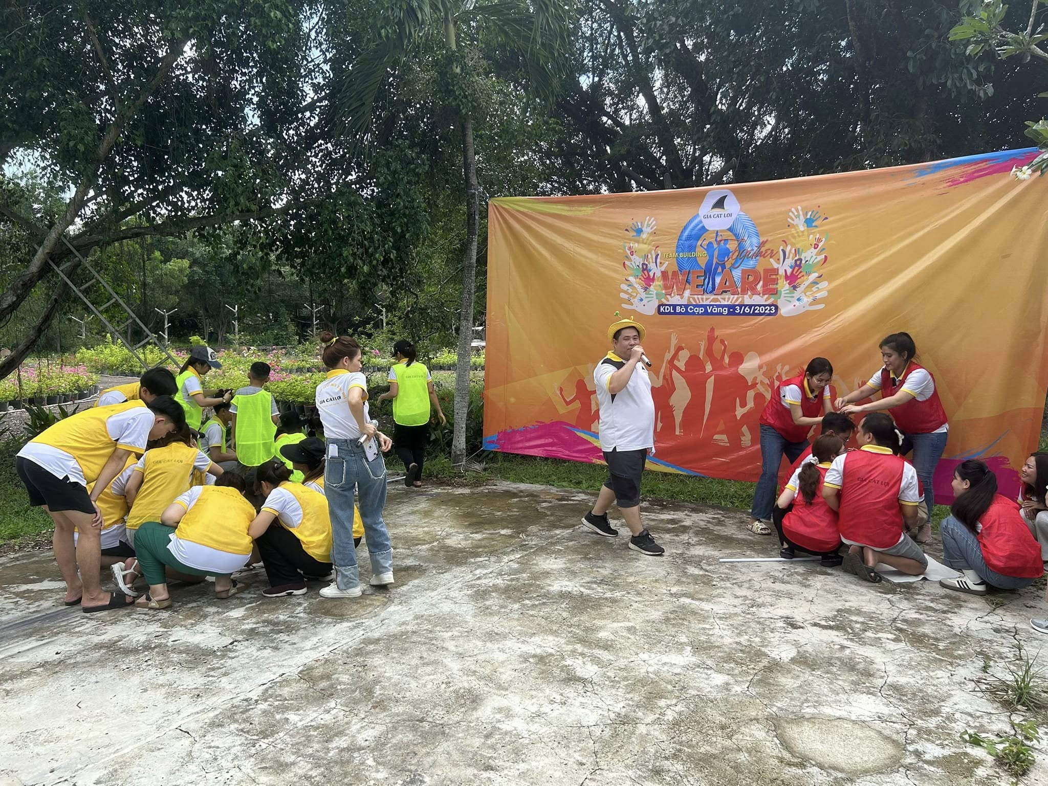Dẫn dắt hoạt động gắn kết tập thể