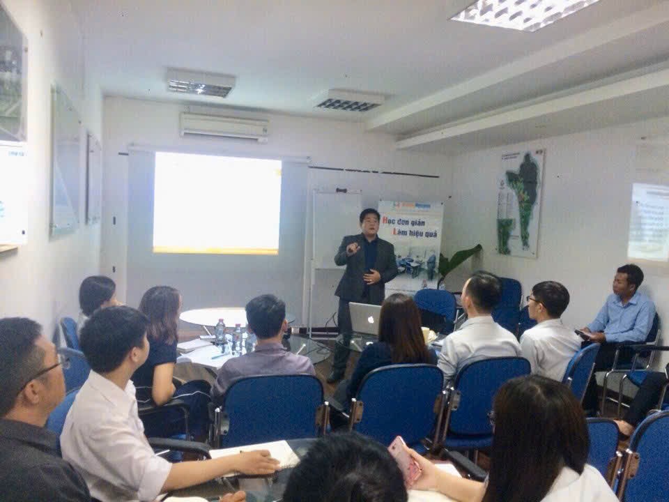 Đào Hoàng Việt đào tạo Digital Marketing cho doanh nghiệp